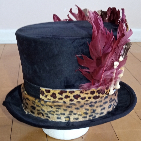 Witch doctor Voodoo top hat leopard print skull bones and feather details - Picture 4 of 11